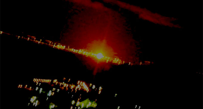 MILAZZO – Scoppia incendio agli impianti della raffineria di Milazzo, fiamme visibili da tutta la costa del messinese, panico tra la gente