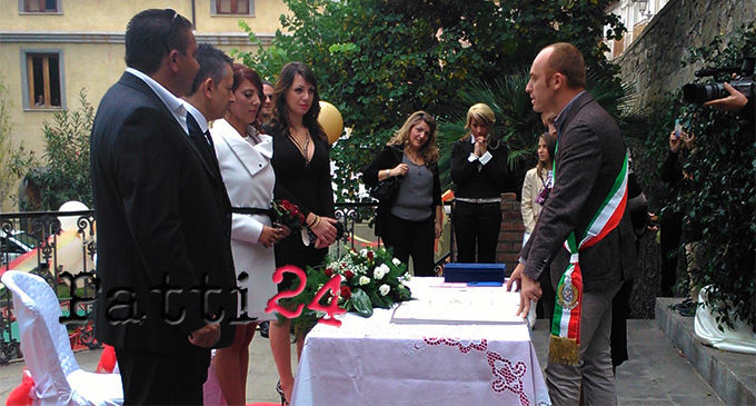 PATTI – Primo matrimonio nella storia celebrato nella  Villa Comunale di Patti Umberto I°(Foto)