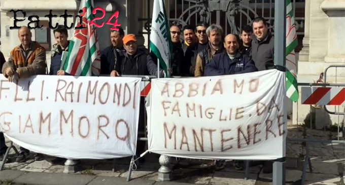 MESSINA – I lavoratori della Fratelli Raimondi di Giammoro ieri mattina hanno manifestato sotto la sede della Prefettura