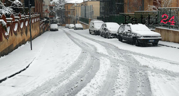 SAN PIERO PATTI – Nevica anche a San Piero Patti, l’istituto comprensivo sospende le attività