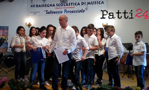 SAN PIERO PATTI – Primo posto all’Istituto Comprensivo al ”Premio Nazionale Salvuccio Percacciolo”<br>La Dirigente Clotilde Graziano, entusiasta della performance degli studenti