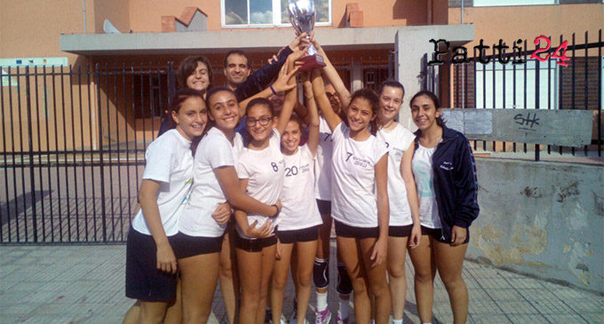 MILAZZO – La pallavolo femminile della scuola media Zirilli vince le regionali e approda alla finale nazionale