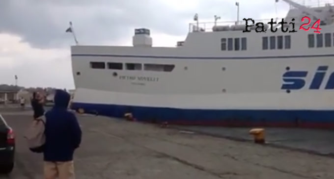 ISOLE EOLIE – Maltempo, traghetto di linea con passeggeri a bordo urta banchina nel porto di Vulcano