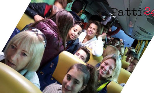 PATTI – Un guasto al pullman ha rallentato il rientro dalla Polonia degli alunni della scuola media “Bellini”