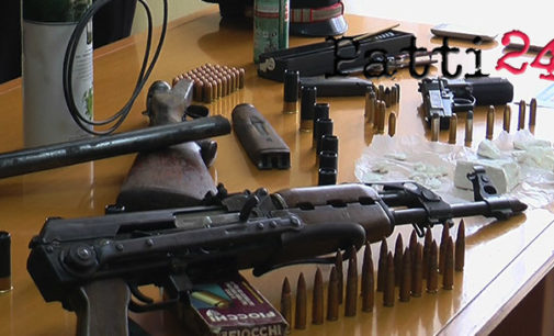 BARCELLONA POZZO DI GOTTO – Armi, munizioni da guerra e droga , 2 arresti – Le Foto – Aggiornamento