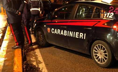 MESSINA – Sfreccia all’incrocio con il rosso, all’alt dei Carabinieri fugge a forte velocità,  rocambolesco inseguimento, arrestato