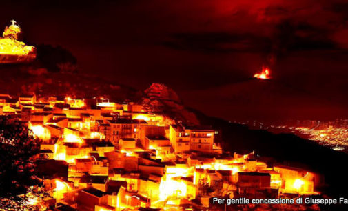 PATTI – L’attività eruttiva dell’Etna comincia a produrre effetti anche sul territorio.