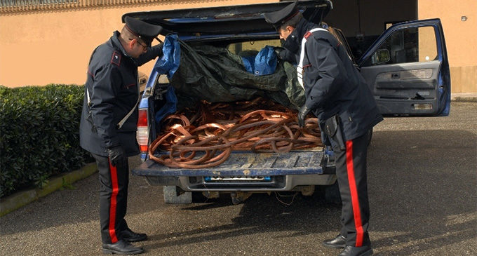 MESSINA – Trasportavano circa 4 tonnellate di cavi in rame di provenienza furtiva, arrestati (Aggiornamento)