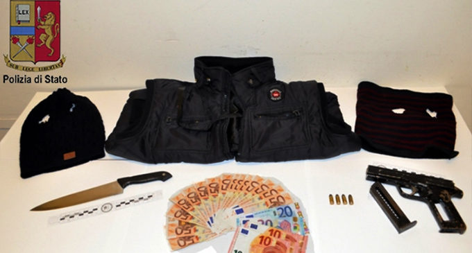 MESSINA – 25enne rapina una sala scommesse armato di pistola pronta a sparare, arrestato