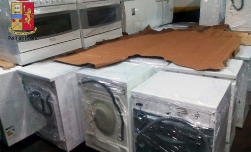 MESSINA – Ambulanti di lavatrici e frigoriferi, sequestro merce e 3 denunce per ricettazione