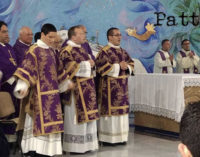 PATTI – Il vescovo monsignor Ignazio Zambito ha ordinato diaconi tre giovani del seminario pattese