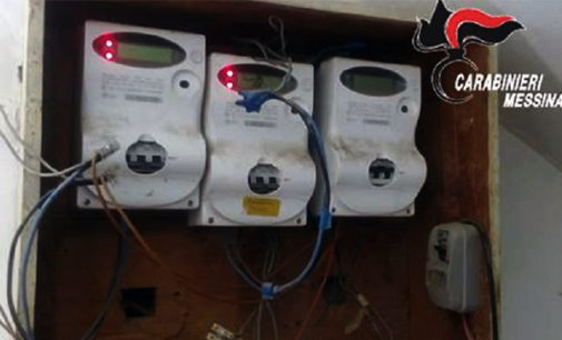 MESSINA – 63 enne si serviva dell’ energia elettrica dell’ignaro vicino di casa, arrestata