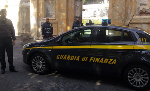 FRANCAVILLA DI SICILIA – Corruzione per gestione spazi cimiteriali: 17 denunce 1 arresto