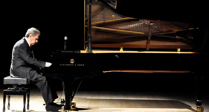 TAORMINA – Il pianista di fama internazionale Enrique Batiz in concerto al Duomo Antico