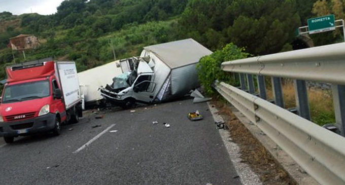 A20 – Incidente mortale sulla Messina-Palermo all’altezza di Rometta Marea. Due morti e un ferito grave