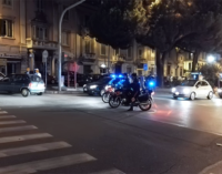 MESSINA – 23enne marocchino scatena il panico in via Garibaldi. Lancio di bottiglie di vetro e pugni. Arrestato