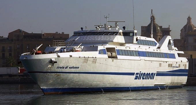 MILAZZO – Maltempo. Le navi veloci ”Isola di Stromboli” e ”Isola di Vulcano” costrette a fermarsi a Lipari