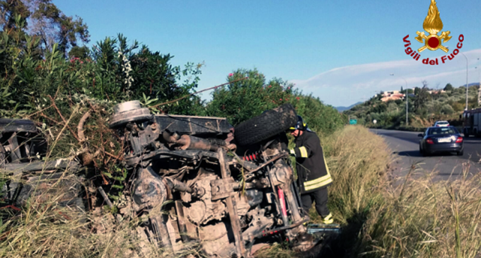 A20 –  Auto perde ruota e si cappotta vicino lo svincolo di Falcone. Probabilmente a causa della perdita di una ruota