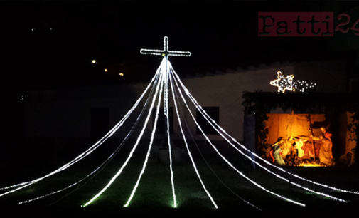 PATTI – Arricchita di effetti la capanna di Natale all’interno del piazzale della Concattedrale