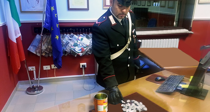 MESSINA – Oltre trenta dosi di marijuana in un barattolo di latte in polvere per bambini. Arrestata 36enne