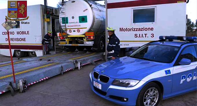 MESSINA – Controlli specifici sui mezzi pubblici. 14 violazioni e sospesi 2 veicoli dalla circolazione per inefficienza dei sistemi di sicurezza