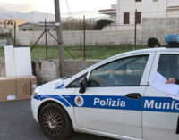 MILAZZO – Elettrodomestico abbandonato in strada, multa a commerciante