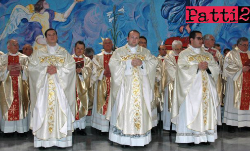 PATTI – Mons. Ignazio Zambito ha ordinato sacerdoti Adriano Agnello, Francesco De Luca e Pierangelo Scaravilli