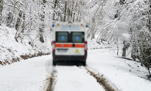 RACCUJA – Neve. Durante la notte equipaggio del 118 rimane bloccato in ambulanza per 3 ore