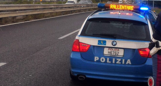 A20 – Incidente mortale sull’autostrada all’altezza di Torregrotta. Perde il controllo della propria auto, sbanda e va a sbattere contro il guard-rail. Morto sul colpo il passeggero