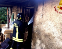BARCELLONA P.G. – Fuoco in abitazione di due anziani. L’incendio si è propagato dalla stufa a legna