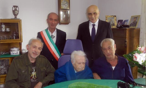 MILAZZO – Il sindaco omaggia i 100 anni di Giuseppa Corso