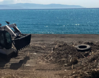 MILAZZO – Iniziata la pulizia straordinaria delle spiagge. Ad eseguirla la ditta Loveral di Patti