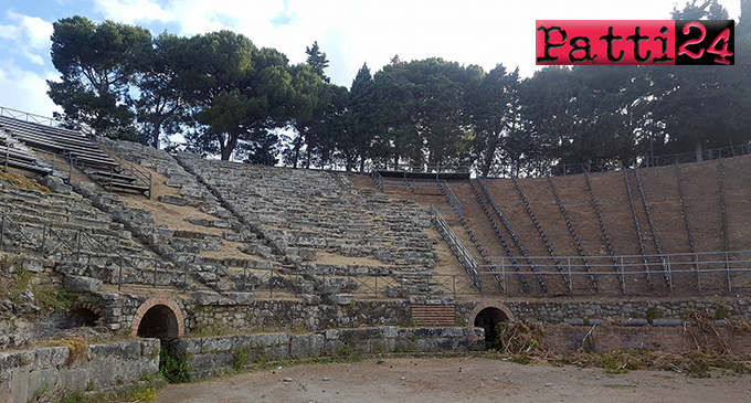 PATTI – Interventi di pulizia al teatro greco romano di Tindari, fino a lunedì scorso, in un deprecabile stato di abbandono