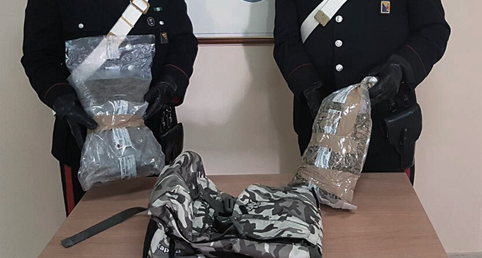 MESSINA – Non si fermano all’alt. Dopo un folle inseguimento sulla Statale 114 arrestati un 27enne ed un 45enne