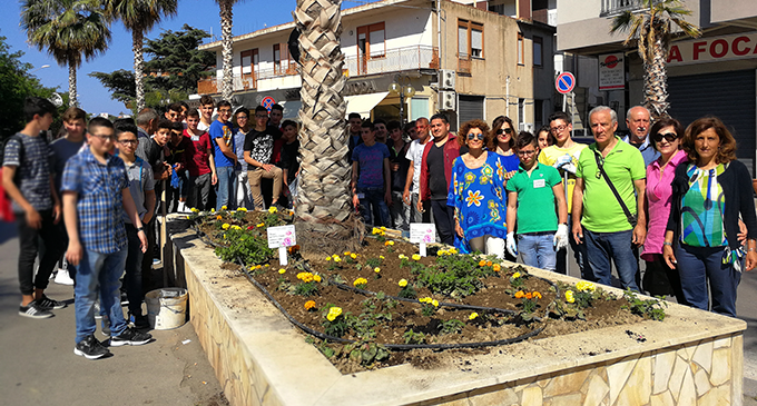 CAPO D’ORLANDO – L’IPAA di Capo d’Orlando dona al Comune piantine ornamentali