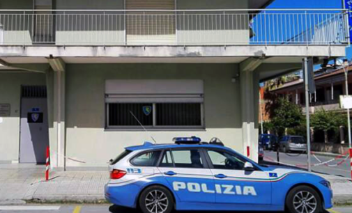 BARCELLONA P.G. – Sequestrati centinaia di confezioni di merendine per bambini e prodotti caseari. Denunciate due  persone