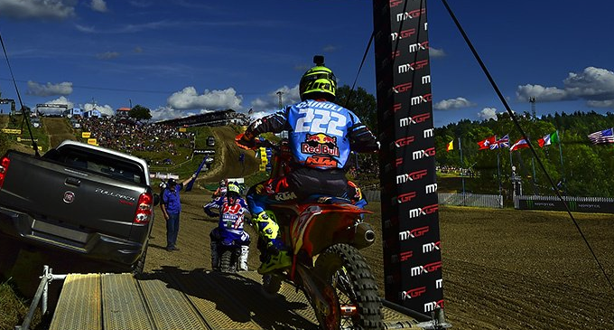 PATTI – Mxgp. Il pilota pattese Tony Cairoli vince anche a Loket, in Repubblica Ceca e si avvicina al nono titolo iridato