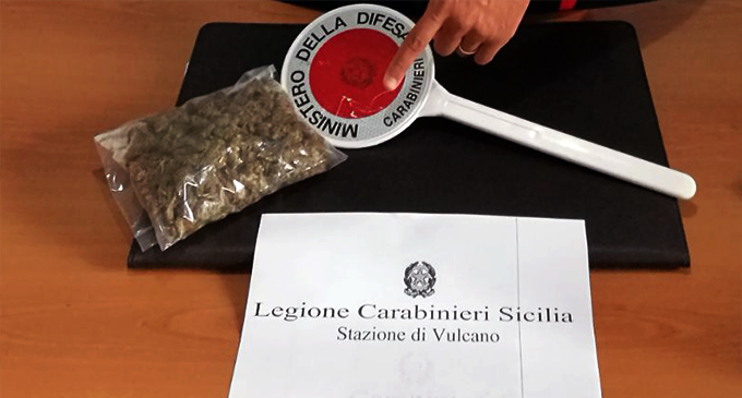 VULCANO – Rinvenuti 220 grammi di marjuana. Arrestato 26enne per detenzione ai fini di spaccio di sostanza stupefacente