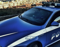 MESSINA – 19enne notato dalla Polizia all’interno di Villa Dante mentre tentava di cedere marijuana a due giovani extracomunitari. Arrestato