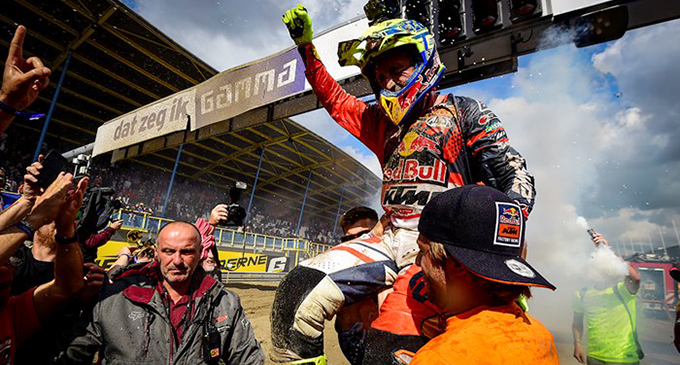 PATTI – Mxgp di motocross. Tony Cairoli conquista il 9° titolo mondiale, un altro ”miracolo sportivo”.