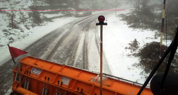 EMERGENZA NEVE – Entrati in azione i mezzi spazzaneve di Palazzo dei Leoni sulla strada provinciale Caronia – Capizzi