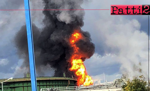 MILAZZO – Stamani fiamme precedute da un forte boato alla Raffineria di Milazzo. Tre feriti lievi e incendio domato