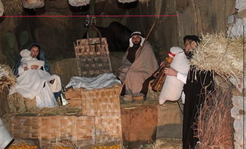 MILITELLO ROSMARINO – Presepe Vivente. Natività, ricostruita all’interno dell’antico arco del castello normanno