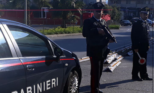 MESSINA – 6 arresti per estorsione, detenzione e porto abusivo di armi, spaccio di stupefacenti, furto aggravato, ricettazione e minacce.