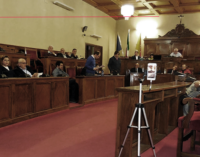 MILAZZO – Non passa la mozione di sfiducia al sindaco Giovanni Formica. Sedici voti favorevoli e dodici contrari in Consiglio