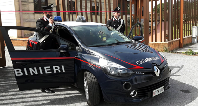 MESSINA – Insultata, picchiata, denigrata, minacciata di morte, sequestrata in casa e costretta ad avere rapporti sessuali. Arrestato 23enne.