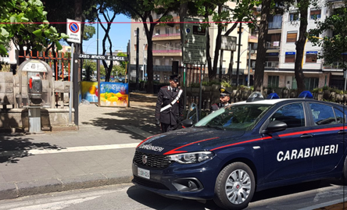 MESSINA – Al primo scambio sospetto all’interno della villetta Quasimodo è scattato il blitz. In manette 2 spacciatori