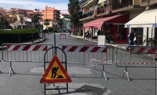 MILAZZO – Chiuso momentaneamente l’ingresso di piazza 25 Aprile dell’asse viario