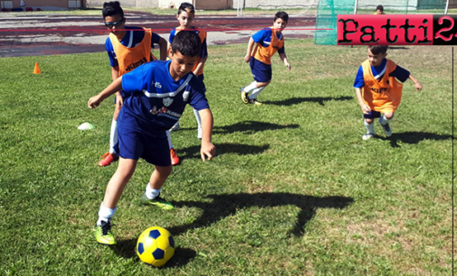 PATTI – Nello stadio ”Gepy Faranda” circa cento bambini del comprensorio fra Barcellona e Tusa alla Festa Figc Pulcini – anno 2008/2009.