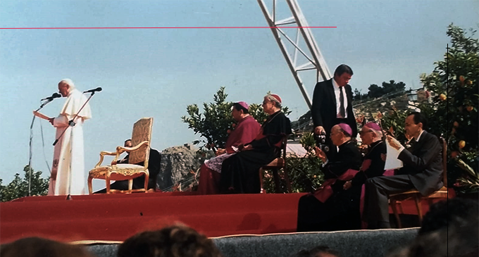 PATTI – 30° anniversario della visita al Santuario del Tindari di Papa Giovanni Paolo II. Era la mattina del 12 giugno 1988 quando il Santo Padre fu accolto a Locanda